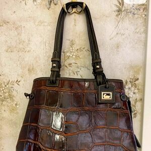 ***Large Dooney and Bourke Leather Embossed Tote Handbag Purse ***
